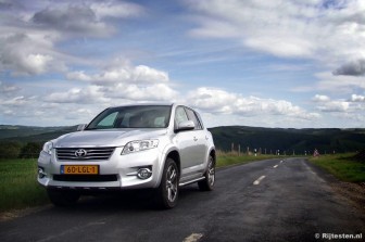 Toyota RAV4 2.2 D-4D D-CAT Executive Business title=