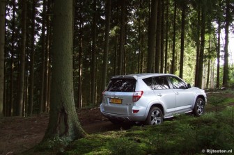 Toyota RAV4 2.2 D-4D D-CAT Executive Business title=